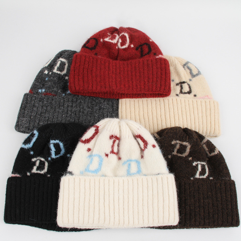 Berretto in maglia jacquard co - Beanie Cuffed Knit recensione e prezzo